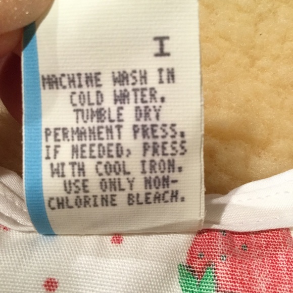 Vintage strawberry printed cotton blend romper - Picture 6 of 6